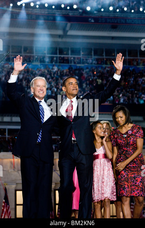 Barack Obama mit Joe Biden und Familie Stockfoto