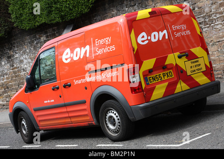 Ein E.on Energy Services van in einer Stadt, U.K. Stockfoto