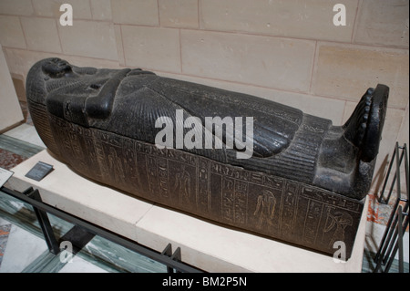 Ägyptische Mumie-Sarkophag, Innen, Kunstgalerie, Paris, Frankreich, ramses II paris, Ausstellung, antike Zivilisationskunst, ägyptische Antiquitäten des louvre Museum Stockfoto