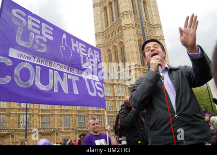 Mark Thomas Regierung zurücknehmen Parlament Protest Westminster General Election 2010 Stockfoto