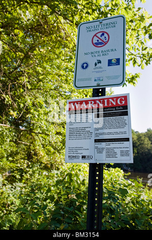 Warnzeichen auf dem Potomac River und Gesundheit beratenden auf den Verzehr von Fischen aus verschmutzten Flüssen Stockfoto