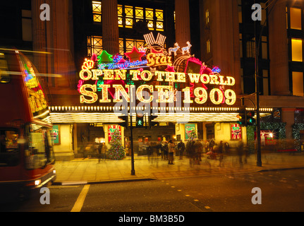 Selfridges Store, Oxford Street Xmas 2009 (Schuss auf eine Hasselblad H3DII-50, Herstellung von 140 MB + TIFF-Datei, falls erforderlich) Stockfoto