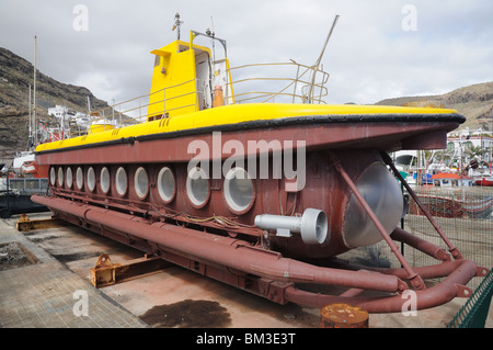 U-Boot im Trockendock. Puerto de Mogan, Gran Canaria Spanien Stockfoto