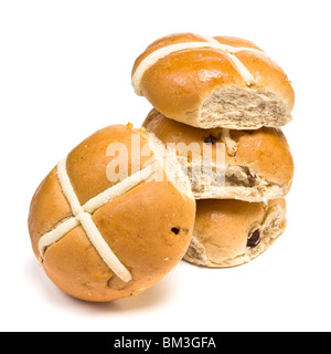 Hot Cross Buns isoliert vor weißem Hintergrund im Studio. Stockfoto