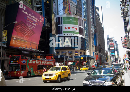 Ein Plakat im Times Square in New York wirbt der China World Expo Tourismus Stockfoto