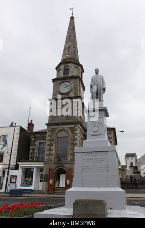 Sir Walter Scott Statue und Old Court House selkirk Schottland Mai 2010 Stockfoto