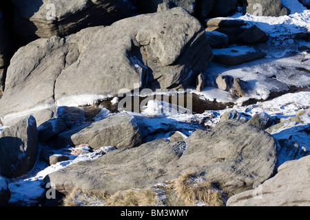 Die gefrorenen Kurs von The River Kinder an Kinder Untergang Kinder Scout Derbyshire in England Stockfoto