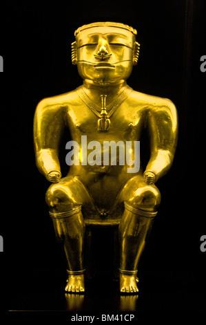 Treasure Gold Skulptur Statue eines Quimbaya Cacique Chef Führers von Kolumbien Kolumbianische 200 und 1000 n. Chr. Stockfoto