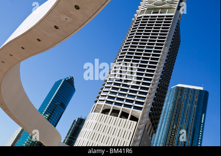 Am Flussufer Zentrum und im Hintergrund die Skyline der Stadt. Brisbane, Queensland, Australien Stockfoto