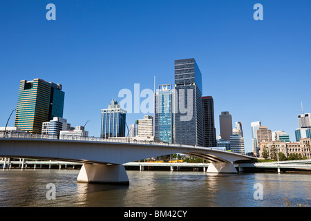 Blick auf Victoria Bridge die Skyline der Stadt von South Bank. Brisbane, Queensland, Australien Stockfoto