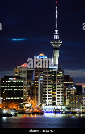 Auckland City Skyline bei Nacht.  Auckland, Nordinsel, Neuseeland Stockfoto