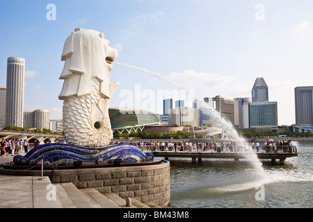 Der Merlion Statue an der Esplanade, Singapur Stockfoto