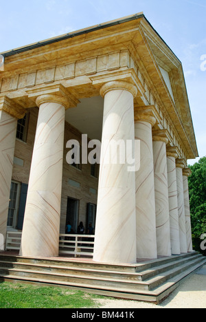 Arlington House, auch bekannt als die Robert E. Lee House, auf einem Hügel über Arlington Cemetery in Richtung Washington DC Stockfoto