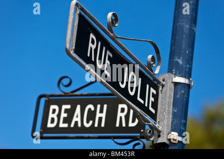 Französische Straße melden Sie sich an den Küsten Township Akaroa, Banks Peninsula, Canterbury, Südinsel, Neuseeland Stockfoto