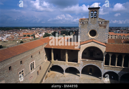 Hof & Kapelle-halten von Sainte-Croix, Palais des Rois de Majorque (c14th), oder Palast der mallorquinischen Könige, Perpignan, Frankreich Stockfoto