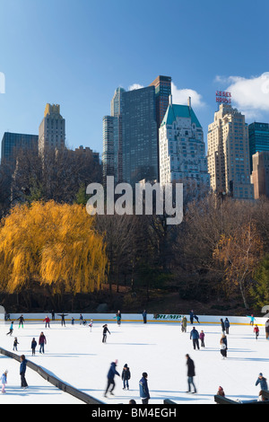 Vereinigte Staaten von Amerika, New York, New York City, Manhattan, Wollman Eisbahn im Central Park Stockfoto