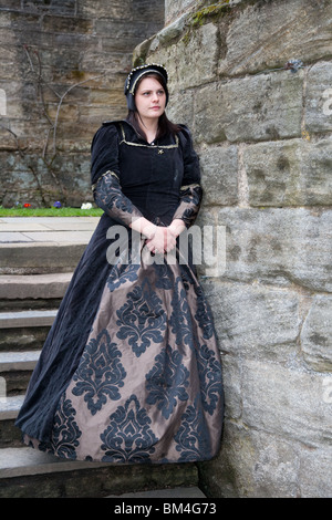 Die Dame 16. Jahrhundert kostümierte Frau am Stirling Castle, Scotland, UK Stockfoto