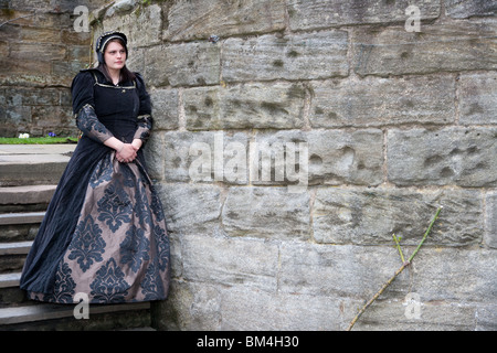 Die Dame 16. Jahrhundert kostümierte Frau am Stirling Castle, Scotland, UK Stockfoto