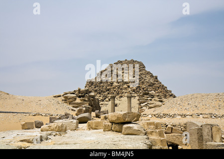 Pyramide von Pharao Sahuré mit Totentempel, Abusir, Ägypten Stockfoto