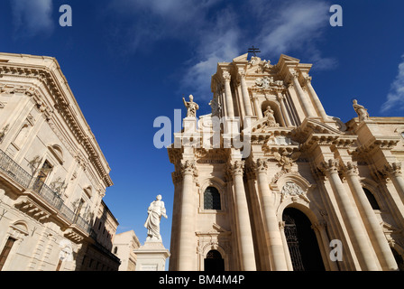 Syrakus / Siracusa. Sizilien. Italien. Ortygia. Duomo, Piazza del Duomo. Stockfoto