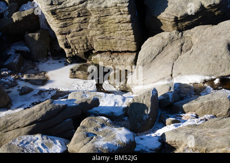 Die gefrorenen Kurs von The River Kinder an Kinder Untergang Kinder Scout Derbyshire in England Stockfoto