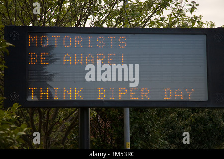 Schreibfehler auf am Straßenrand LED-Anzeige, Southport, Merseyside UK Stockfoto