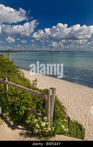 STUDLAND Eingang Schritte zum nahen Strand und Meer auf einem perfekten sonnigen klaren Tag Studland Halbinsel Dorset England UK Stockfoto