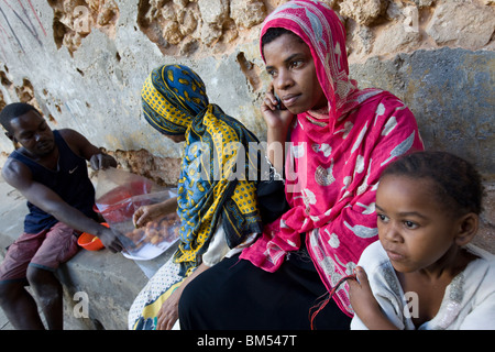 Frauen in Stonetown, Sansibar, Tansania. Stockfoto