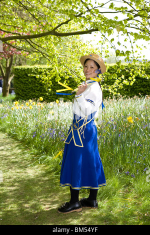 Newburgh Morris Dancers an Parbold Halle Tag der offenen Tür durchführen Stockfoto