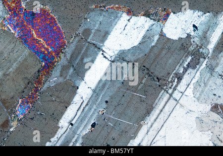 Masse Gabbro Rock Kreuz polarisierte Licht Bild Stockfoto