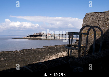 Der heruntergekommen und unsicher Birnbeck Pier in Weston-super-Mare, Somerset UK Stockfoto