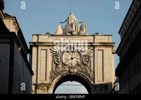 Triumphbogen auf Commerce Platz Praça Comercio oder Terreiro Paco in Lissabon, Portugal, Europa Stockfoto