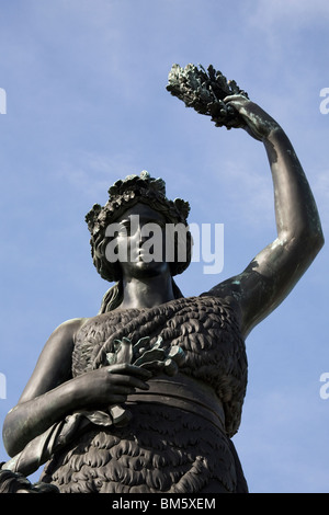 Die Statue der Göttin Bayern (Tellus Bavarica) durch das Fresko in München. Stockfoto