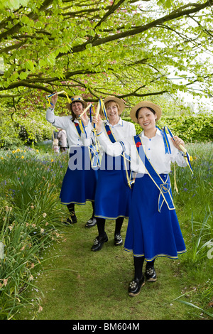 Newburgh Morris Dancers an Parbold Halle Tag der offenen Tür durchführen Stockfoto