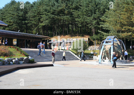 Eingang dritten Tunnel jetzt eine Sehenswürdigkeit der Tunnel gegraben wurde durch Nordkorea in Südkorea in der Nähe von Panmunjom DMZ Südkorea einzudringen Stockfoto