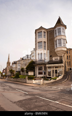 Großbritannien, England, Devon, Ilfracombe, Wilder Straße, direkt am Meer-Gebäude Stockfoto