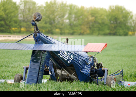 Flugzeug Absturz mit UKIP Kandidat Nigel Farage in Hinton in den Hecken, Northamptonshire, 05.06.2010. Stockfoto