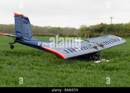 Flugzeug Absturz mit UKIP Kandidat Nigel Farage in Hinton in den Hecken, Northamptonshire, 05.06.2010. Stockfoto