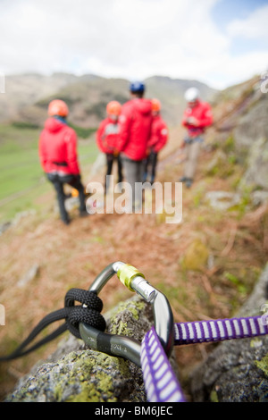 Mitglieder des Langdale/Ambleside Mountain Rescue Gründung Standplätze auf ein Teamtraining im Langdale Tal Stockfoto