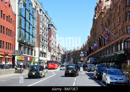 Brompton Road, Knightsbridge, Royal Borough of Kensington und Chelsea, Greater London, England, Vereinigtes Königreich Stockfoto