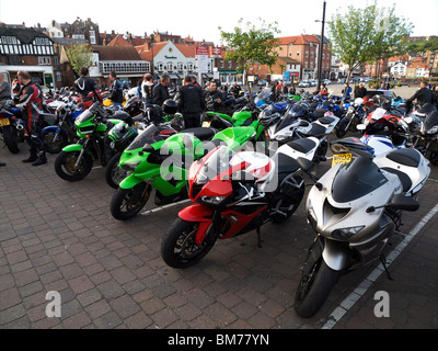 Biker, ein großes freundliches Treffen von Motorradfans in Whitby North Yorkshire Stockfoto