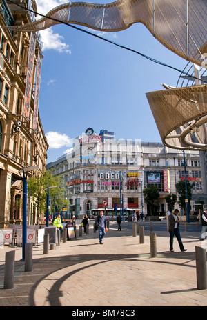 Der Blick in Richtung Corporation Street ab Exchange Square in Manchester City Centre, England, UK Stockfoto