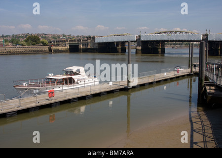 Fluss Medway Rochester Pier Gangway Steganlage Stockfoto