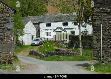 Bauernhaus in Watendlath, eine kleine Gemeinde in der Nähe von Keswick, Nationalpark Lake District, Cumbria, England UK Stockfoto
