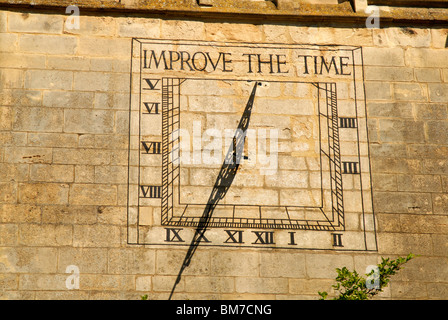Wählen Sie so auf dem Turm an der St. Dionysius Church, Market Harborough, Leics., UK, 2010. Stockfoto