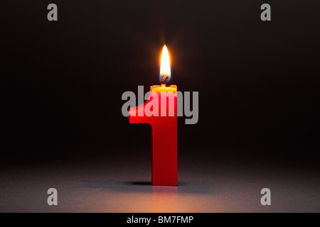 Eine Kerze In der Form der Zahl 1 Stockfoto