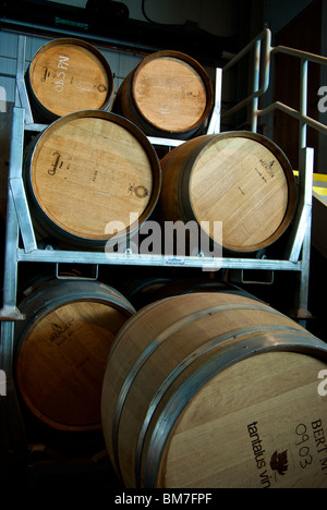 Wein-Alterung in Fässern aus französischer Eiche bei Tantalus Weinberg Weingut Keller Okanagan Valley Kelowna BC Stockfoto