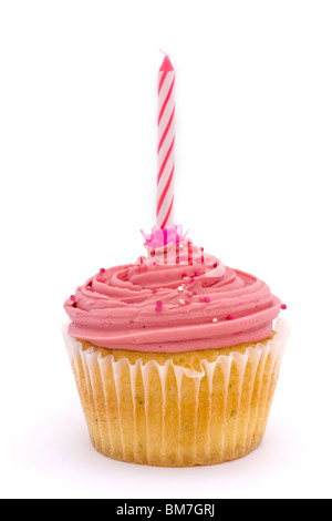Rosa Cupcake mit Kerze auf einem weißen Hintergrund Stockfoto