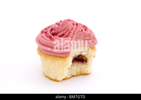 Rosa Cupcake mit Biss weiß übernommen Stockfoto