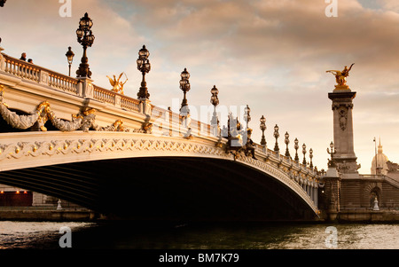 Paris (75): die Brücke "Pont Alexandre III" Stockfoto